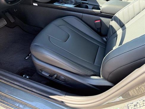 New 2026 Hyundai Elantra Limited FWD image 4