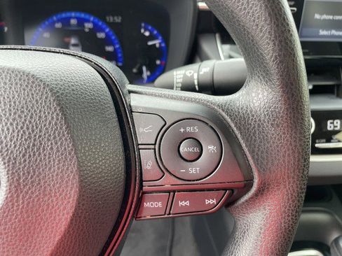 Used 2021 Toyota Corolla LE image 11