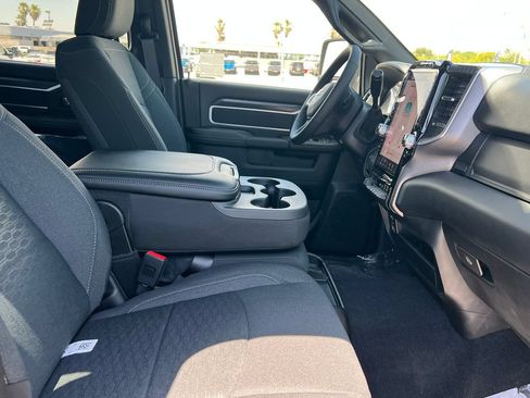 New 2026 RAM 2500 Big Horn AWD/4WD image 15