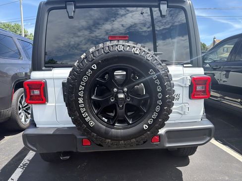 Used 2022 Jeep Wrangler Unlimited Sport AWD/4WD image 6