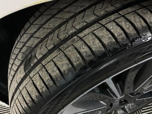 Used 2014 Lincoln MKZ AWD image 32