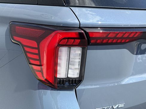 New 2026 Ford Explorer Active w/ Active Comfort Package RWD image 7