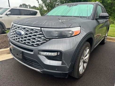 Used 2021 Ford Explorer Platinum w/ Equipment Group 601A AWD/4WD image 2