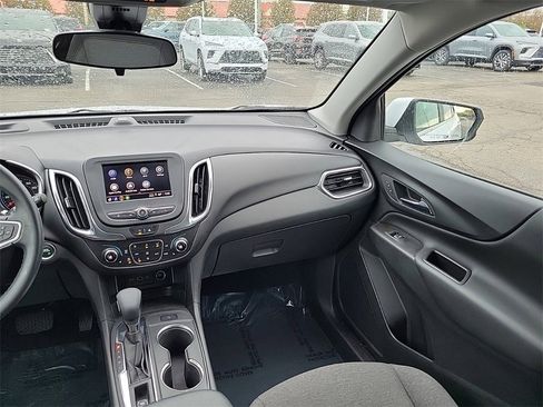 Used 2023 Chevrolet Equinox LT image 11