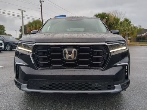 Used 2024 Honda Pilot Touring image 9