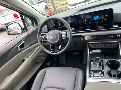 New 2026 Kia Carnival EX image 13