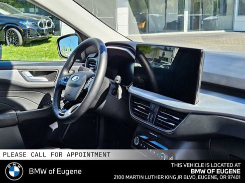 Used 2024 Ford Escape Platinum AWD/4WD image 12