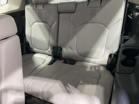 Used 2024 Honda Pilot EX-L image 12