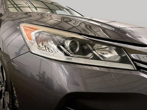 Used 2017 Honda Accord EX image 28