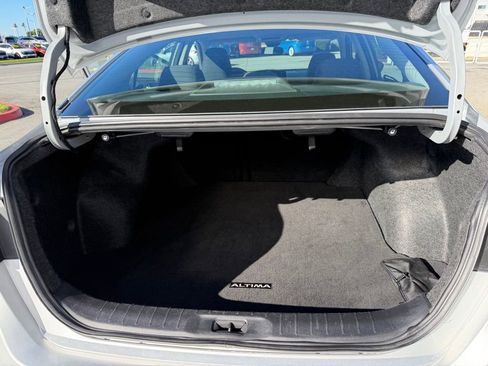 Used 2024 Nissan Altima 2.5 SV image 27