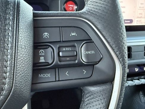 Used 2025 Toyota Tacoma TRD Off-Road image 16