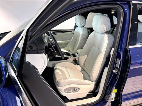 Used 2026 Porsche Macan AWD/4WD image 8