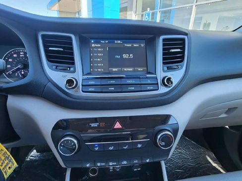 Used 2018 Hyundai Tucson SEL image 12