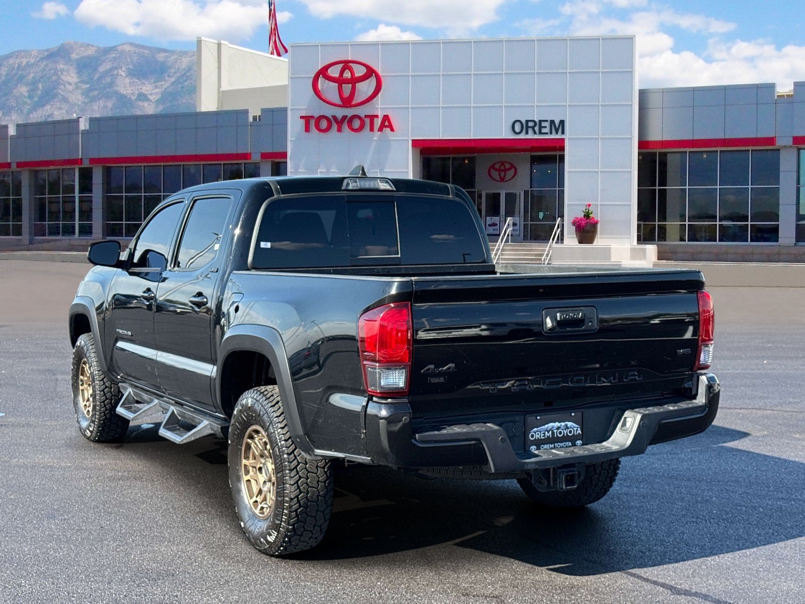 Used 2023 Toyota Tacoma 4x4 Double Cab w/ Trail Edition image 6