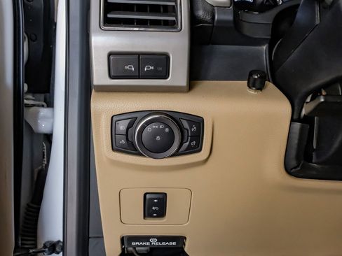 Used 2019 Ford F250 Lariat w/ Lariat Value Package image 26