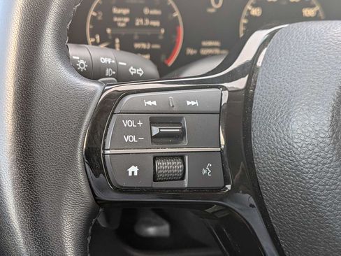 Certified 2025 Honda Pilot Touring image 24
