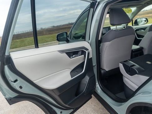 Used 2022 Toyota RAV4 XLE image 20