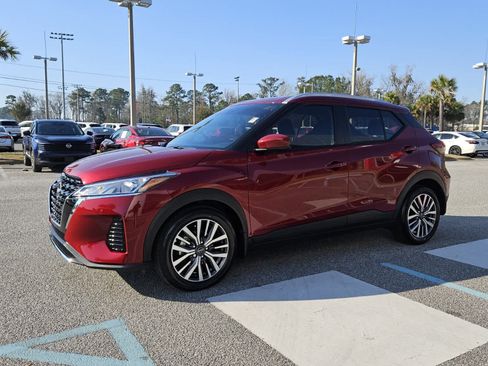 Used 2024 Nissan Kicks SV image 2