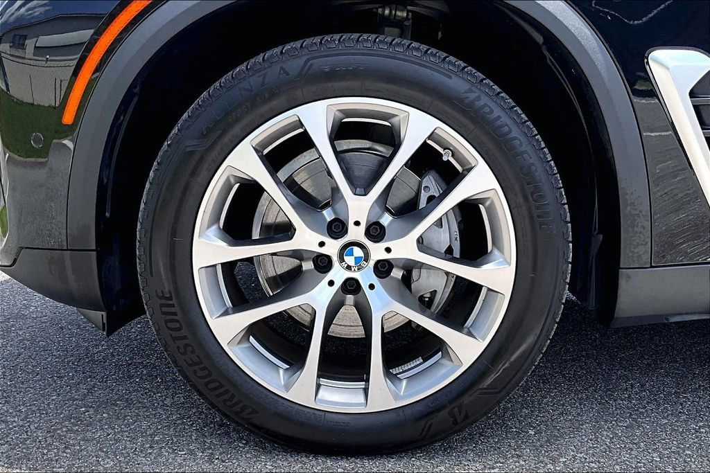 Used 2025 BMW X5 xDrive40i AWD/4WD image 35