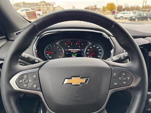 Used 2023 Chevrolet Traverse LT w/ LT Premium Package image 16