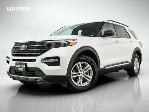 Used 2024 Ford Explorer XLT w/ Equipment Group 202A AWD/4WD image 1