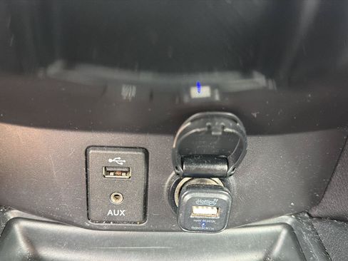 Used 2016 Nissan Rogue SV w/ SV Premium Package FWD image 14