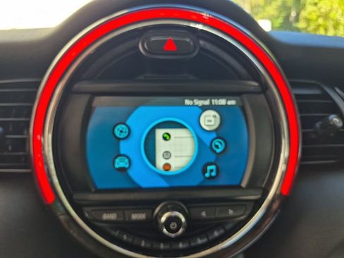 Used 2019 MINI Cooper 2-Door Hardtop w/ Signature Upholstery Package image 22