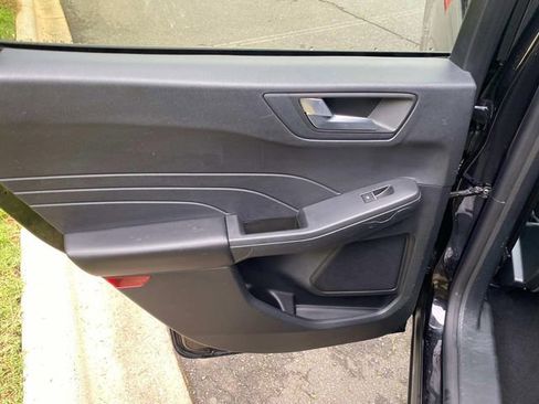 Used 2021 Ford Escape SE w/ Convenience Package FWD image 10