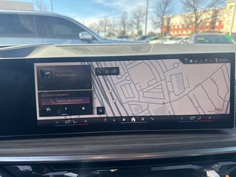 Used 2026 BMW X5 xDrive40i w/ Premium Package image 12