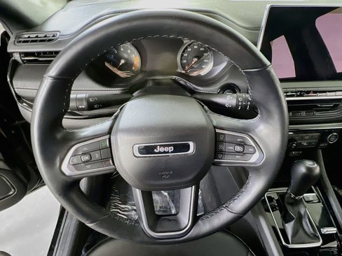 Used 2022 Jeep Compass Latitude w/ Convenience Group AWD/4WD image 11