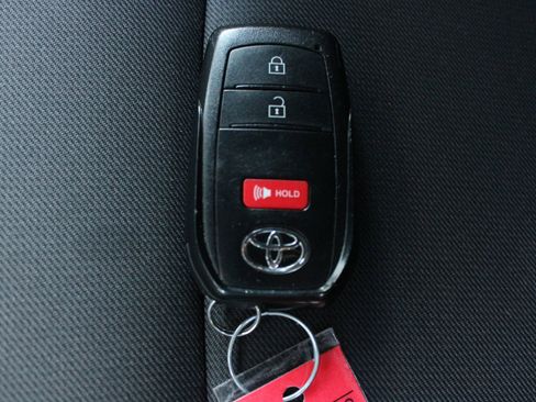 Used 2025 Toyota Tacoma SR5 AWD/4WD image 46