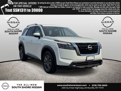 Used 2025 Nissan Pathfinder SV