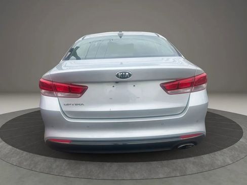 Used 2018 Kia Optima LX w/ 17" Alloy Wheels Package FWD image 6