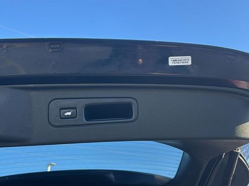 Certified 2024 Honda Pilot Elite image 36