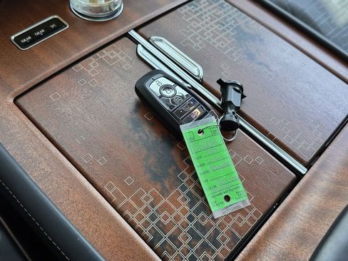 Used 2025 Lincoln Navigator Black Label AWD/4WD image 33