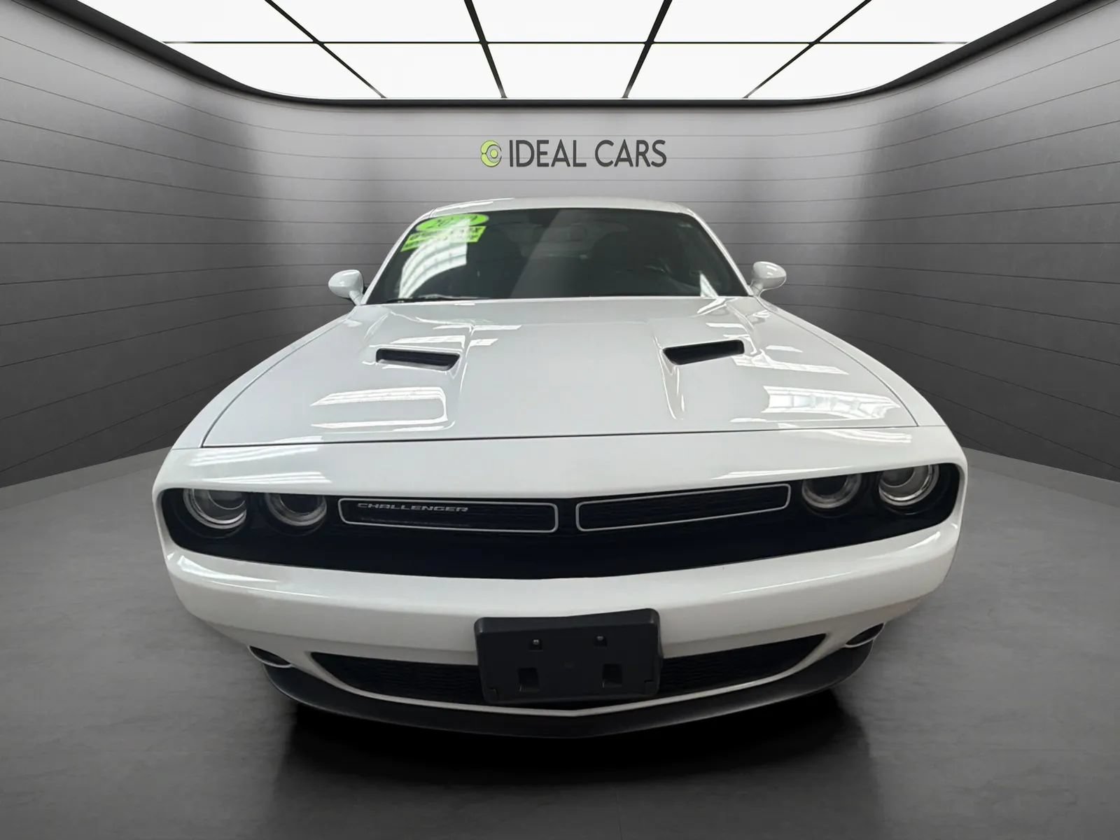 Used 2020 Dodge Challenger SXT RWD image 2