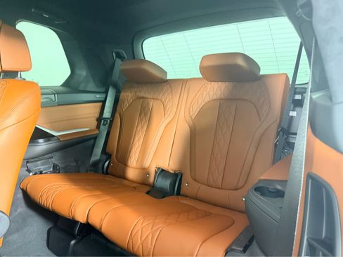 New 2026 BMW X7 M60i image 19