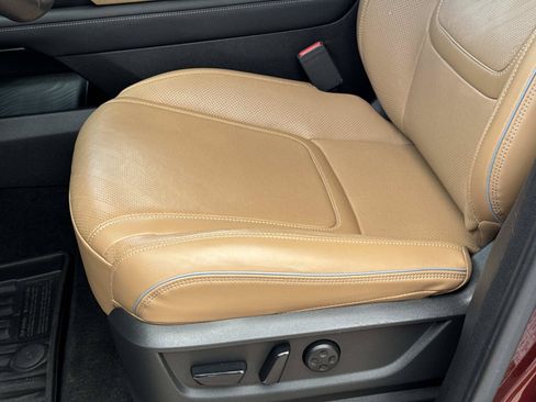 Used 2025 INFINITI QX80 Luxe RWD image 12