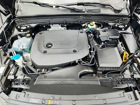 Certified 2024 Volvo XC40 B5 Plus w/ Climate Package image 30