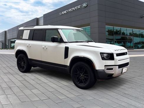Used 2025 Land Rover Defender 110 S image 7