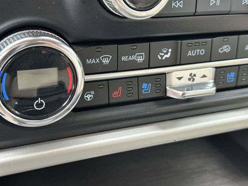 Used 2024 Ford Expedition Limited image 26