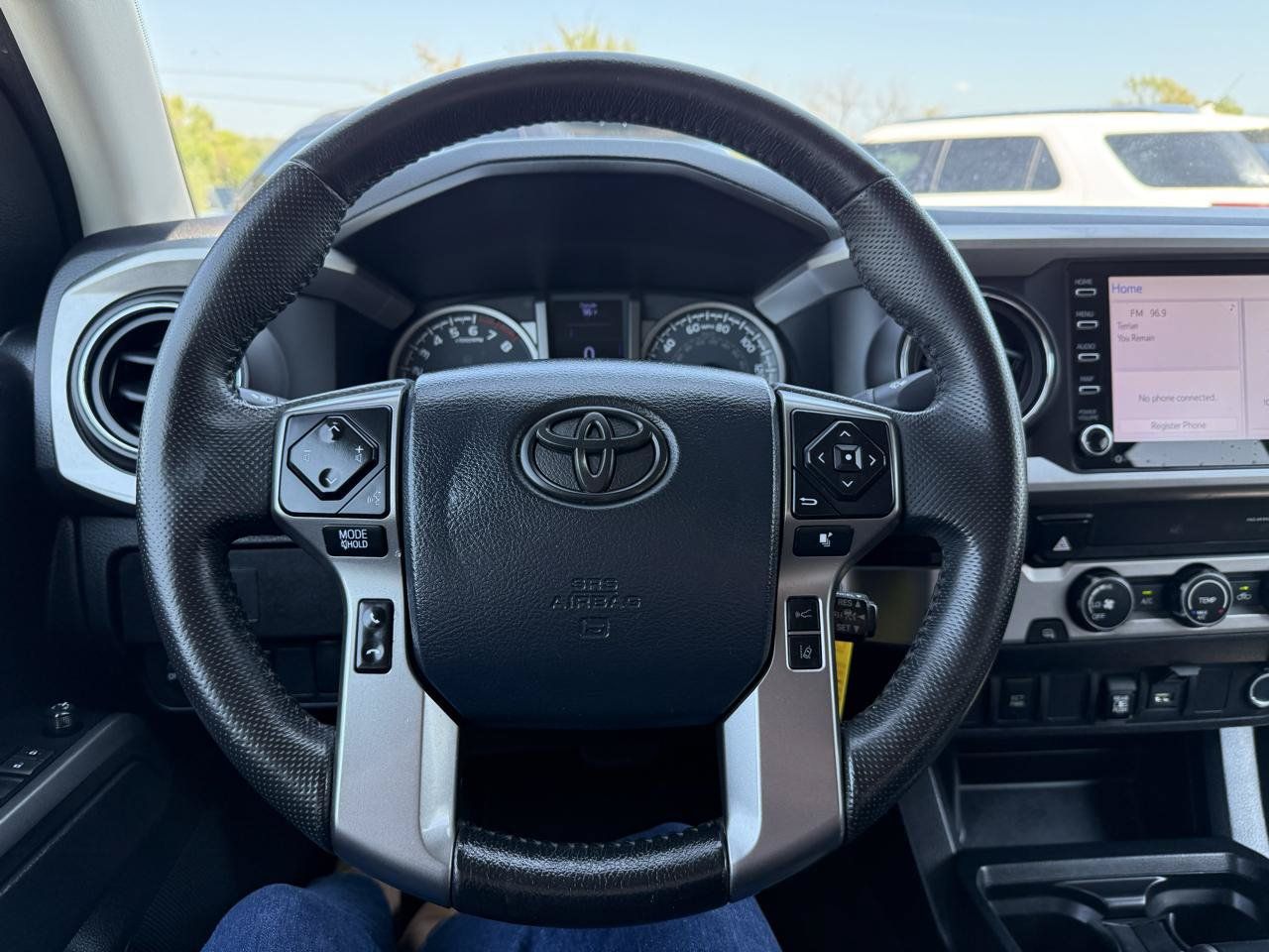 Used 2020 Toyota Tacoma SR5 RWD image 21