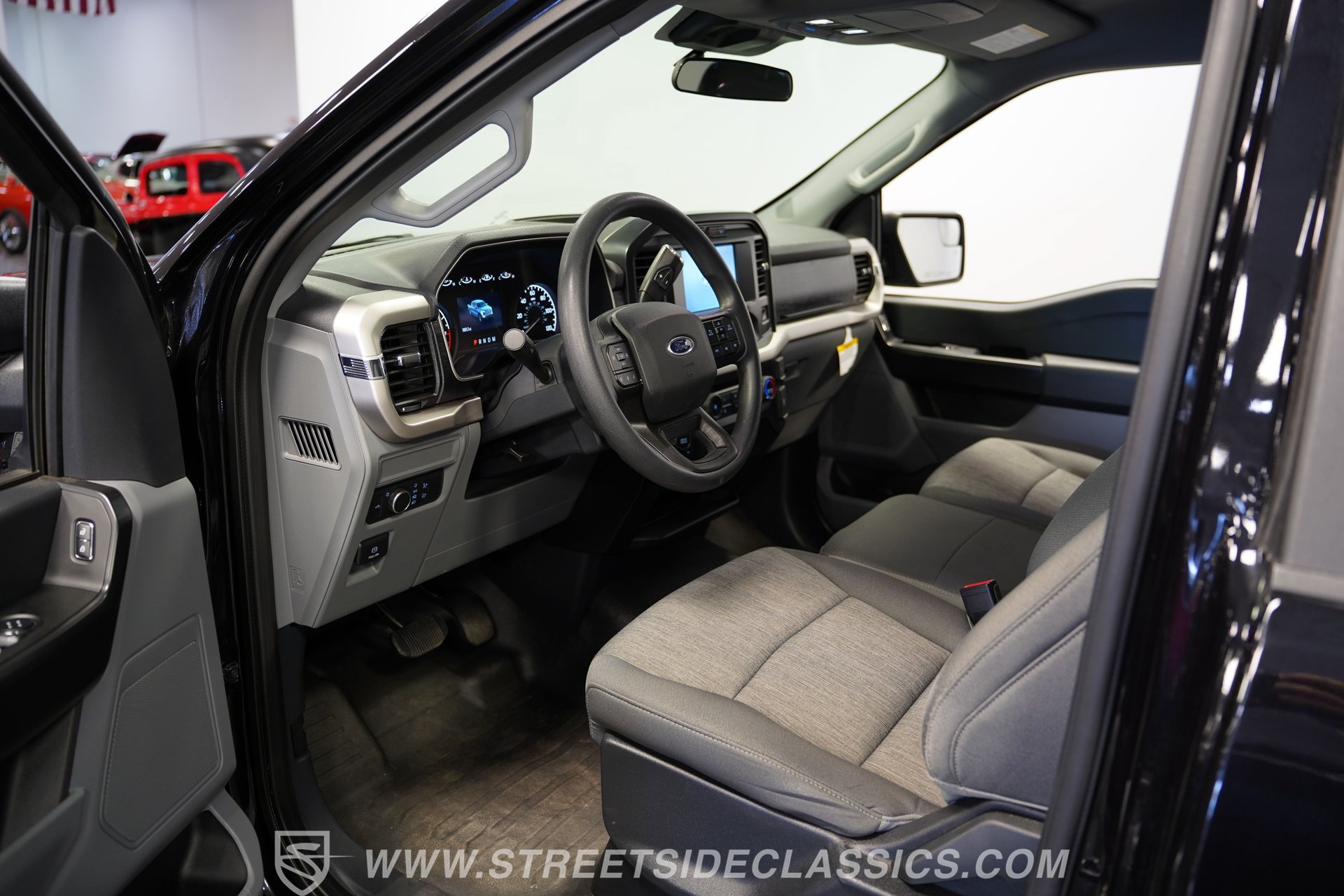 Used 2021 Ford F150 XL w/ Equipment Group 101A High AWD/4WD image 4
