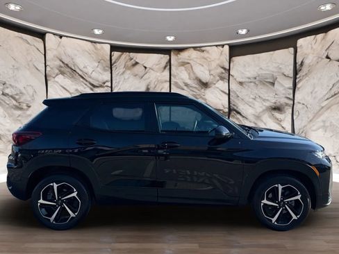 Used 2023 Chevrolet TrailBlazer RS image 2