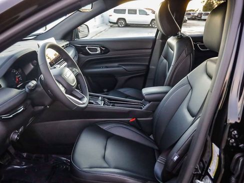 New 2026 Jeep Compass Limited image 18