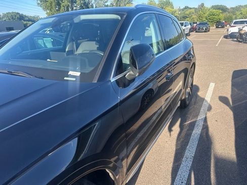 Used 2021 Audi Q5 2.0T Premium w/ Convenience Package AWD/4WD image 4