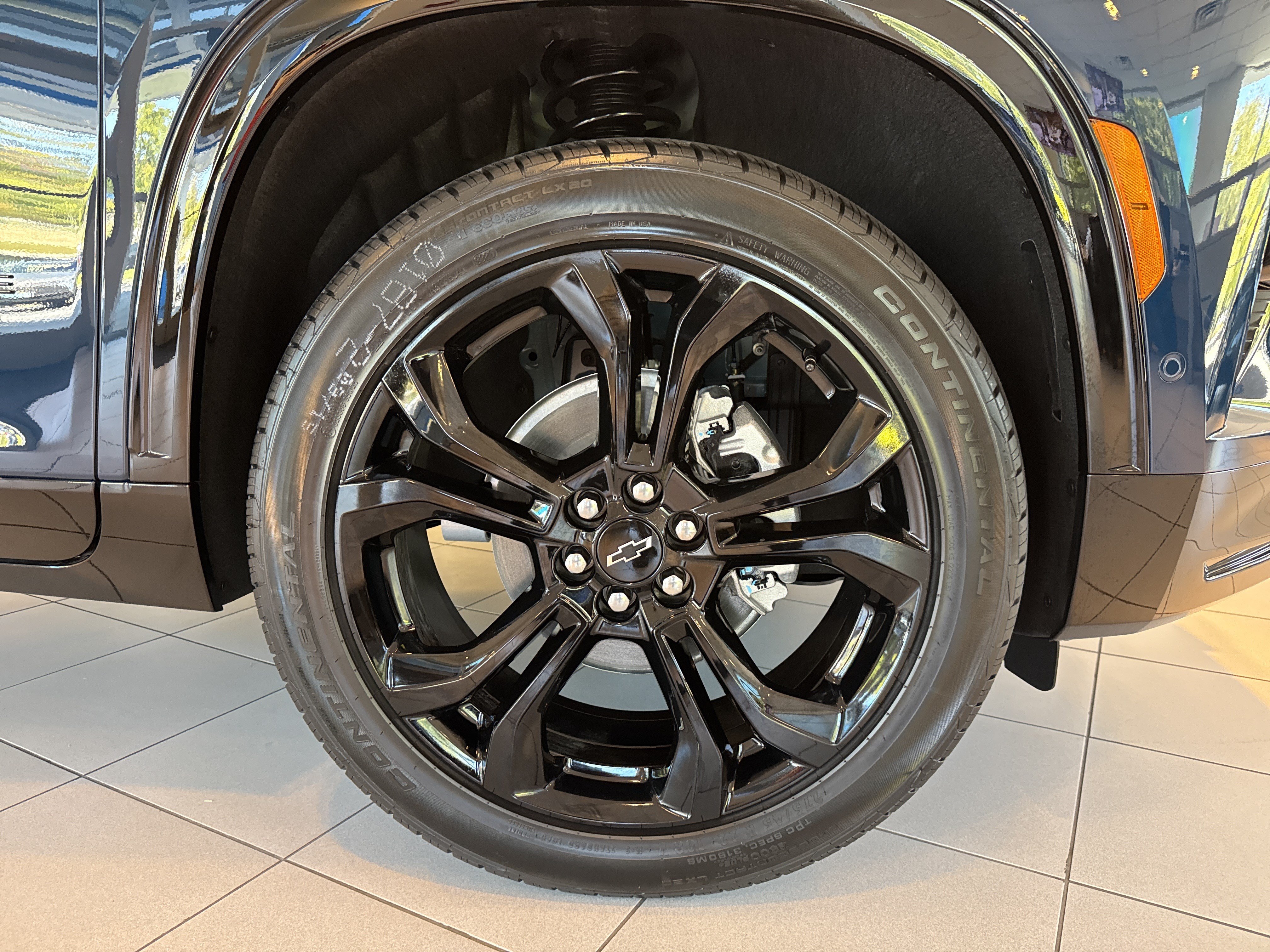 New 2027 Chevrolet Traverse RS FWD image 12