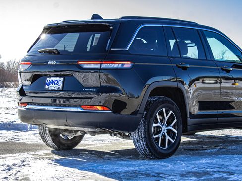 Used 2024 Jeep Grand Cherokee Limited image 16