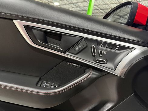 Used 2018 Jaguar F-TYPE R-Dynamic image 10