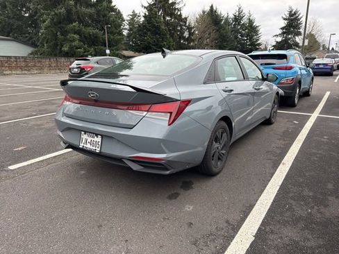 Certified 2023 Hyundai Elantra SEL image 3